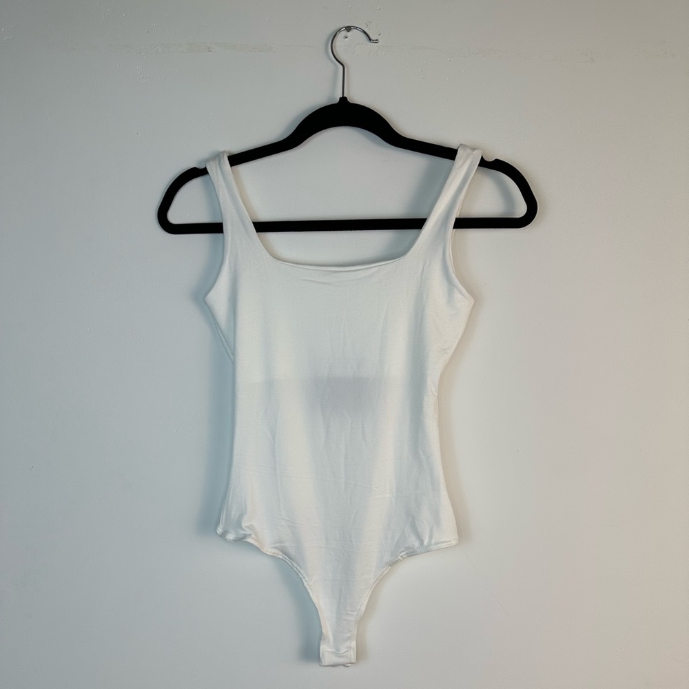 SQUARE NECK BODYSUIT